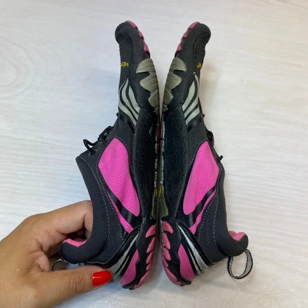 Vibram Womens 38 FiveFingers Bikila EVO Shoes Black Pink 14W3503 Barefoot